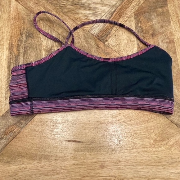 Lululemon sports bra size 12. Mesh and fabric skinny straps - Picture 4 of 5